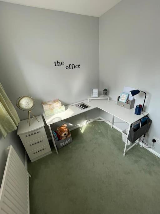 קינגס לין Centre Of Town House 3 Bedrooms Sleeps 5 And Infant Free Onsite Parking 2 Cars מראה חיצוני תמונה
